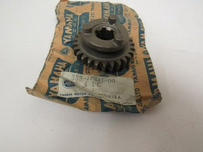 1973-75 YAMAHA MX250 MX360 MX400 TRANSMISSION GEAR 2ND PINION OEM 450-17121-00