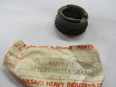 Kawasaki NOS NEW 41059-011 Speedometer Gear F5 F9 F11 F11M