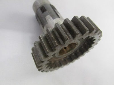 NOS Genuine Kawasaki  OEM Top Gear Drive Shaft W1 Commander     13136-016