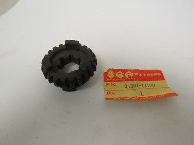 Suzuki RM125 1983  oem 6th gear driven   24361-14120