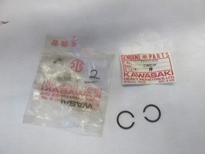 Kawasaki G3SS G3TR G4TR G5 MC1 KD80 Circlip 92033-014 NOS  SOLD AS 2