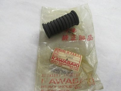 1 NOS Kawasaki 92076-020 Rear Footrest Rubber BN EJ EN KE KH KL KMX NEW