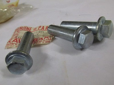 NOS OEM KAWASAKI KZ400 KZ400D KZ400S CYLINDER HEAD NUT 92015-071