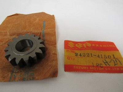 NEW GENUINE SUZUKI 2ND GEAR DRIVE, 24221-41501, PE175, RS175 1978-82 24221-41501