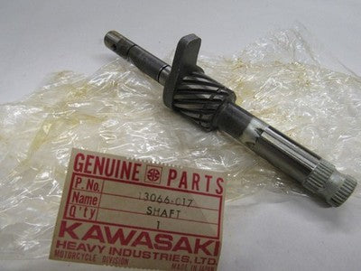 KAWASAKI N.O.S KICK START SHAFT  13066-017    F6 F7     1971-75