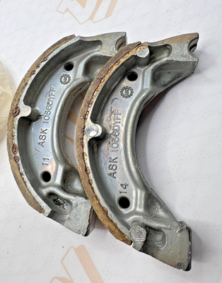 GENUINE Yamaha NOS 18A-W2534-00 BRAKE SHOE SET