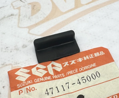 NOS Suzuki 47117-4500TS100 TS125 TS185 TS250 OEM Frame Cushion Cover