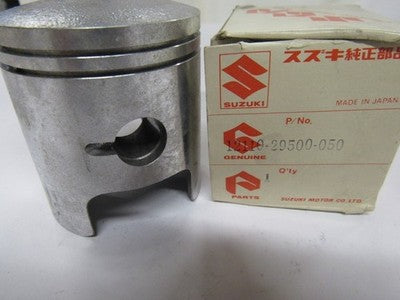 NOS Suzuki OEM Piston 0.50 64.50mm 1978-1979 TS185 Sierra 12110-29500-050
