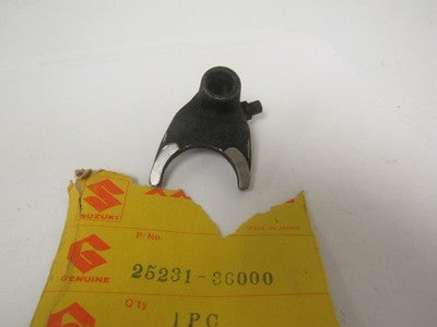 Suzuki GT185 1973-77   nos  Shift fork # 3   p.n 25231-36000