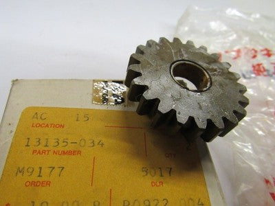 NOS 1971-1980 Genuine Kawasaki KV75 MT1 KV 75 Top Drive Gear 21T OEM 13136-034