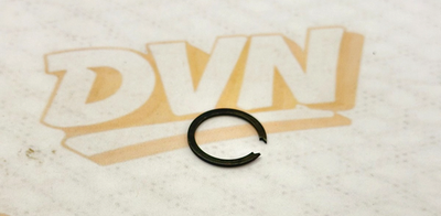 KAWASAKI NOS OEM KH KE KD KM MC1 G3 G4 G5 CIRCLIP # 92033-014 OM8