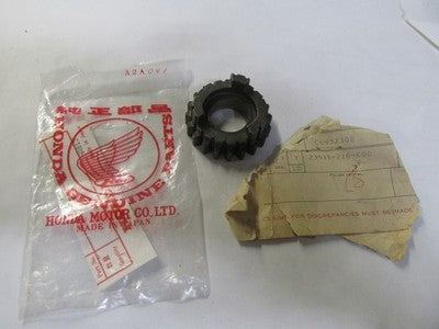 NOS Honda CA160 CA175 CB160 CL160 Main Shaft Second 2nd Gear 18T 23431-216-000