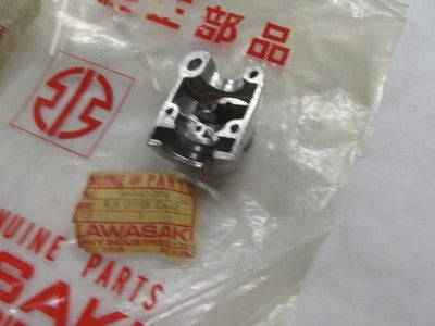 NOS NEW OEM ORIGINAL KAWASAKI W2 F2 F4 F3 RIGHT UPPER CASE SWITCH 46040-008