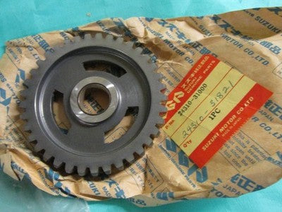 NOS NEW OEM ORIGINAL SUZUKI GT550 GT750 FIRST DRIVEN GEAR 24310-31000