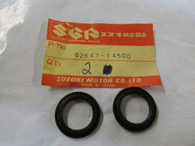 Suzuki RM500 nos rear  cushion seal     62647-14500