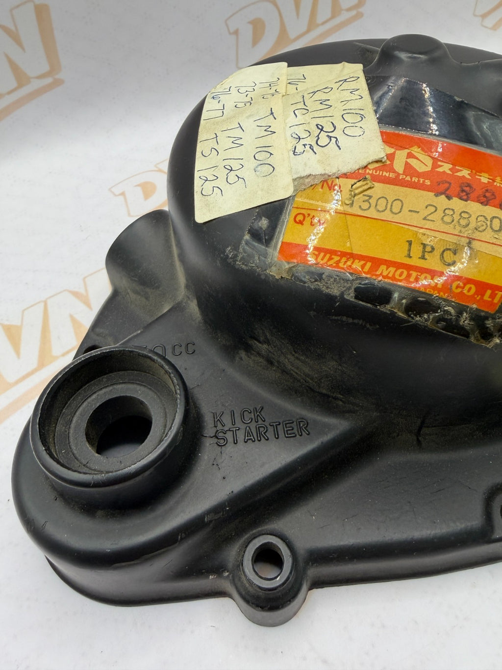 NOS 1975 Suzuki TC125 OEM Clutch Cover Engine Side Cover Assy 11300-28860