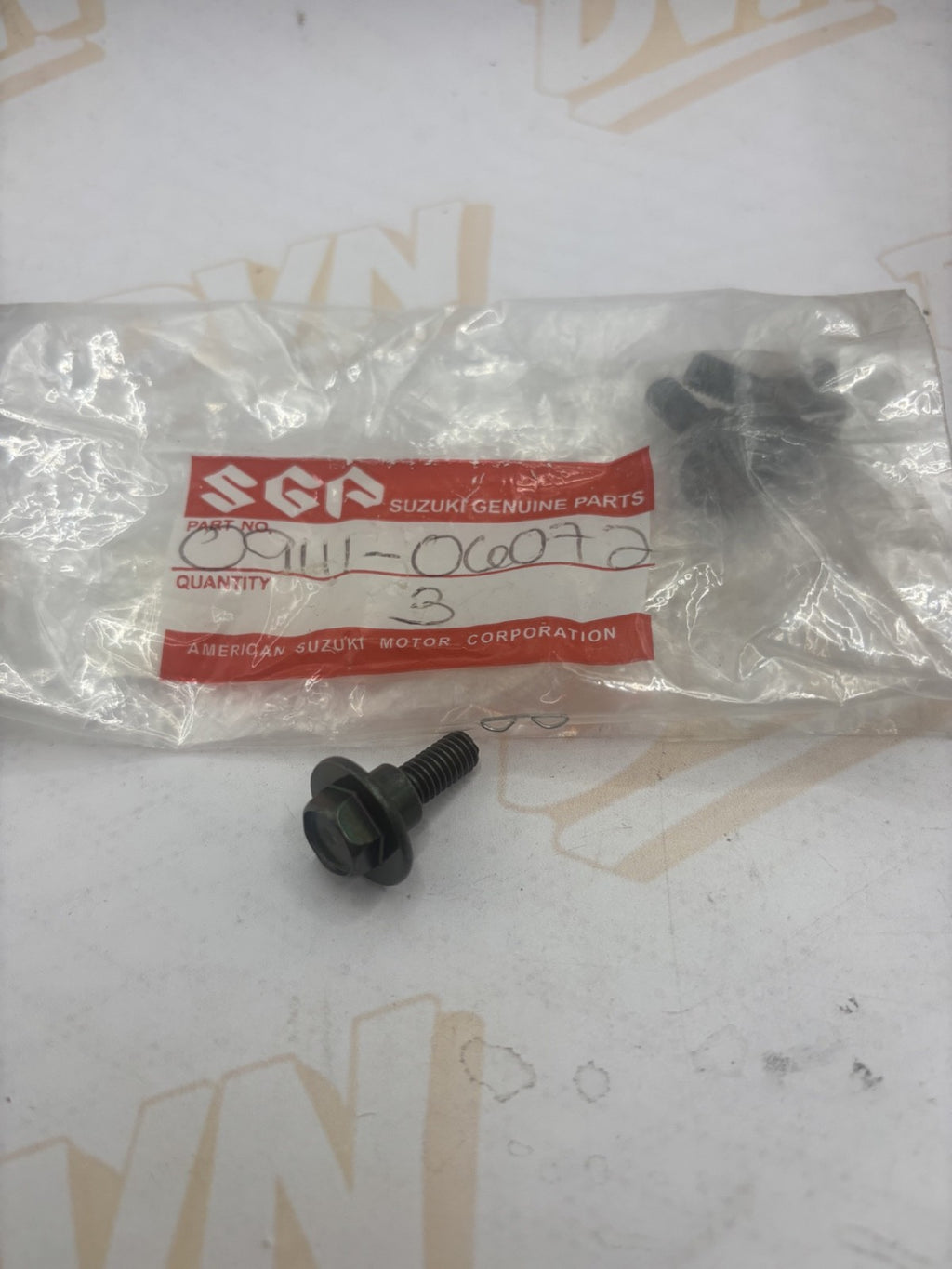 NEW SUZUKI 09111-06072 FRAME BOLT, PROTECTOR DR-Z400