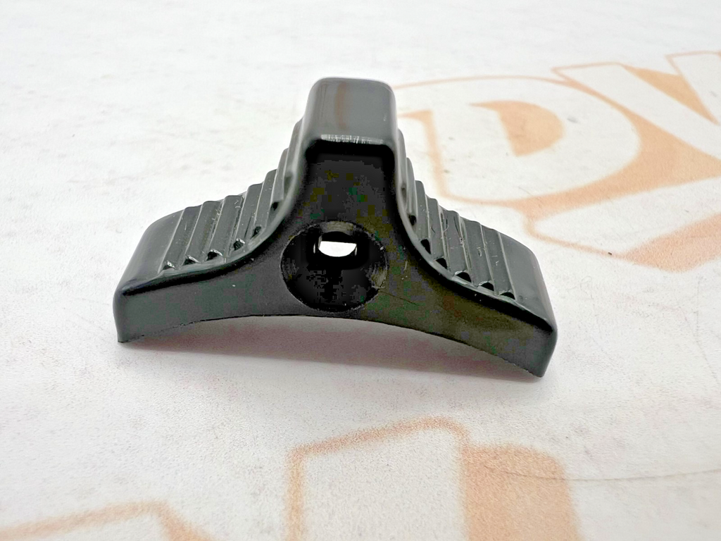 NOS SUZUKI  GT185  GT250  GT380  GT550   SWITCH ON  OFF KNOB  57712-28051   S12