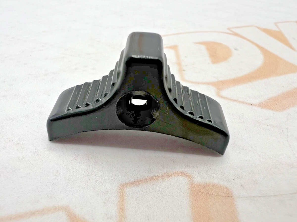 NOS SUZUKI  GT185  GT250  GT380  GT550   SWITCH ON  OFF KNOB  57712-28051   S12