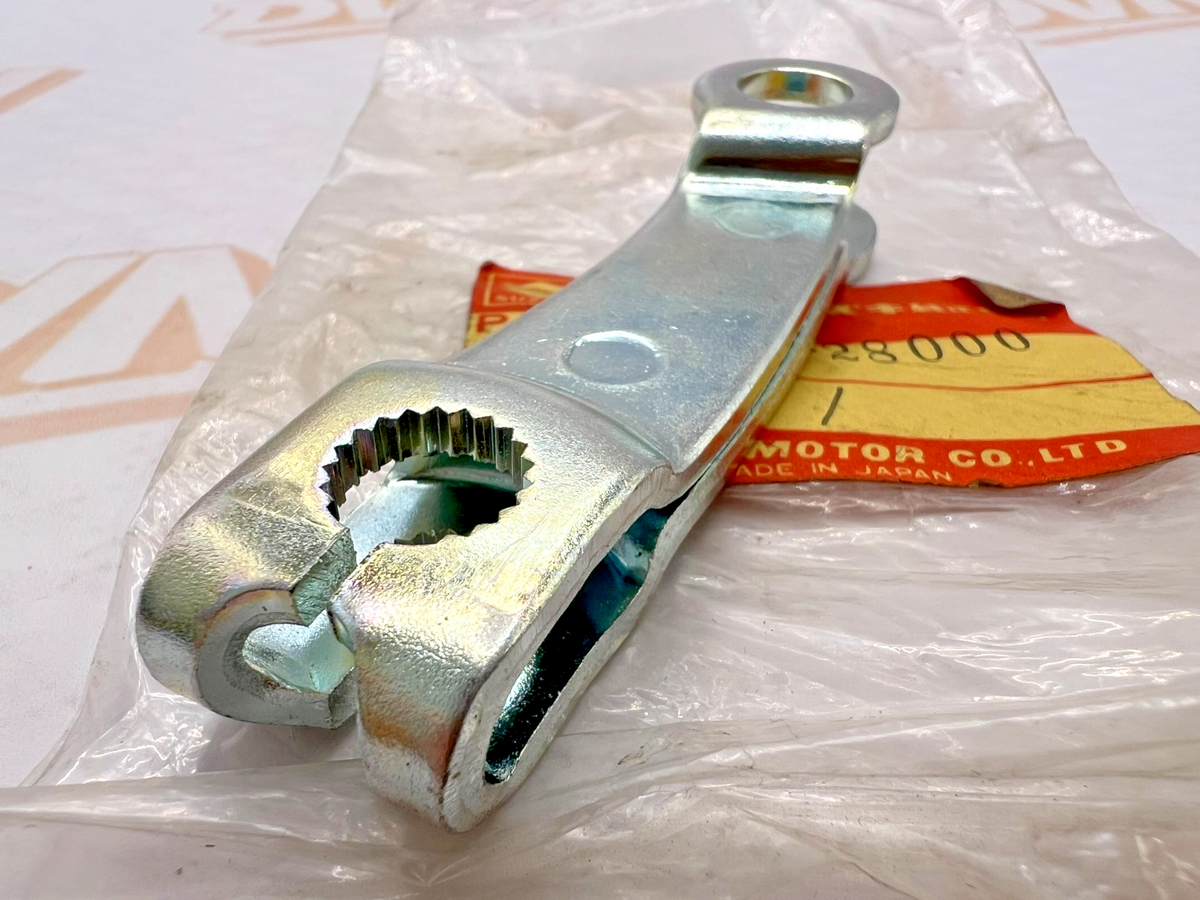 NEW GENUINE SUZUKI 64451-28000 BRAKE CAM  LEVER
