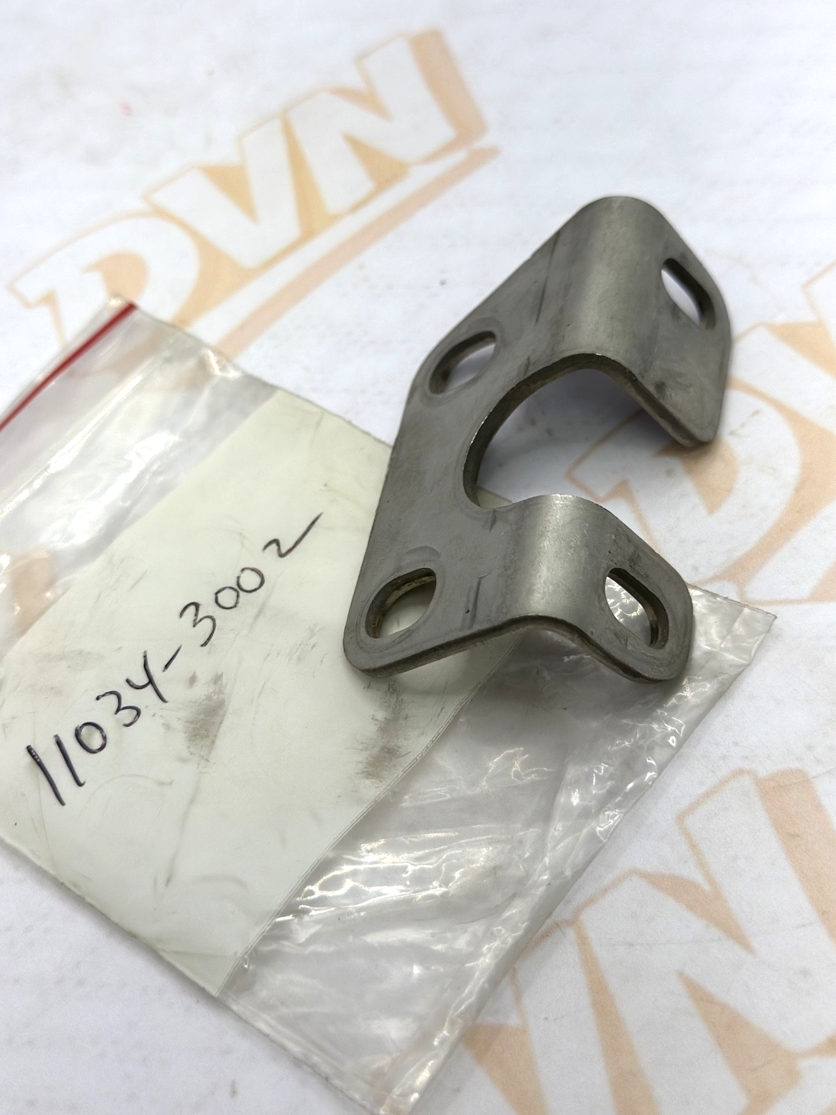 NEW GENUINE KAWASAKI 11034-3002  BRACKET, CARBURETOR