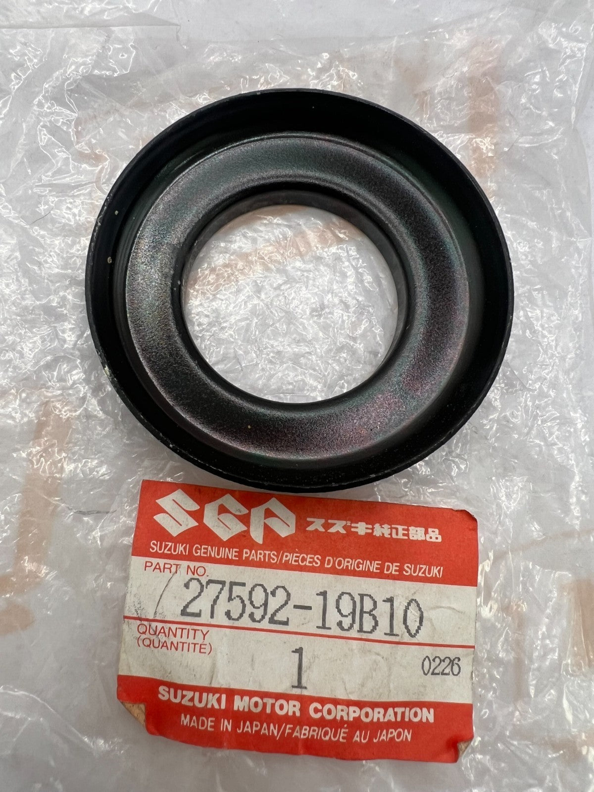 NOS Genuine Suzuki 27592-19B10 OEM OIL SEAL OUTPUT PLATE