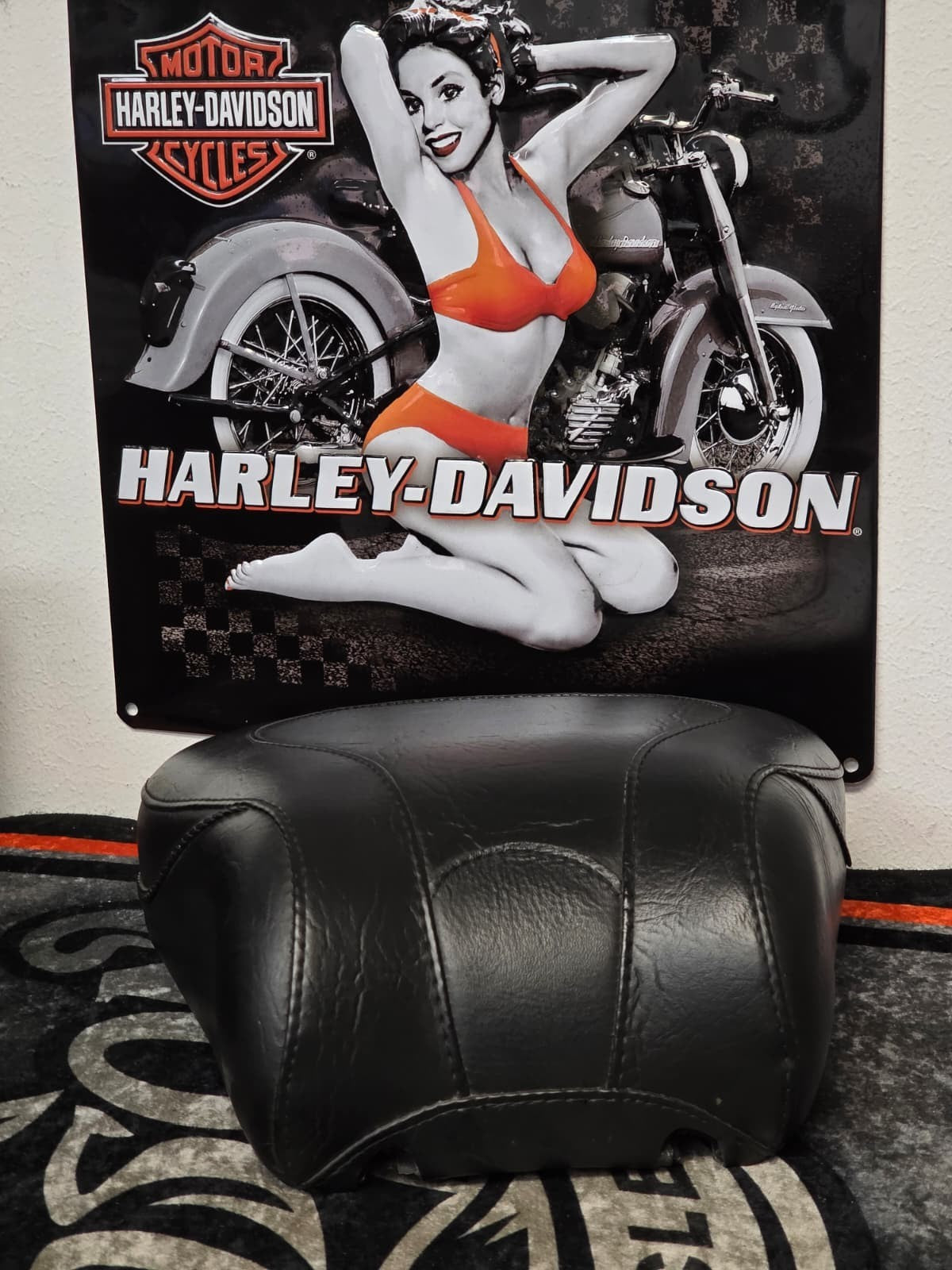 09-17 HARLEY DAVISON  SOFTAIL  Mustang  Diamond Stitched Passanger Seat 79492