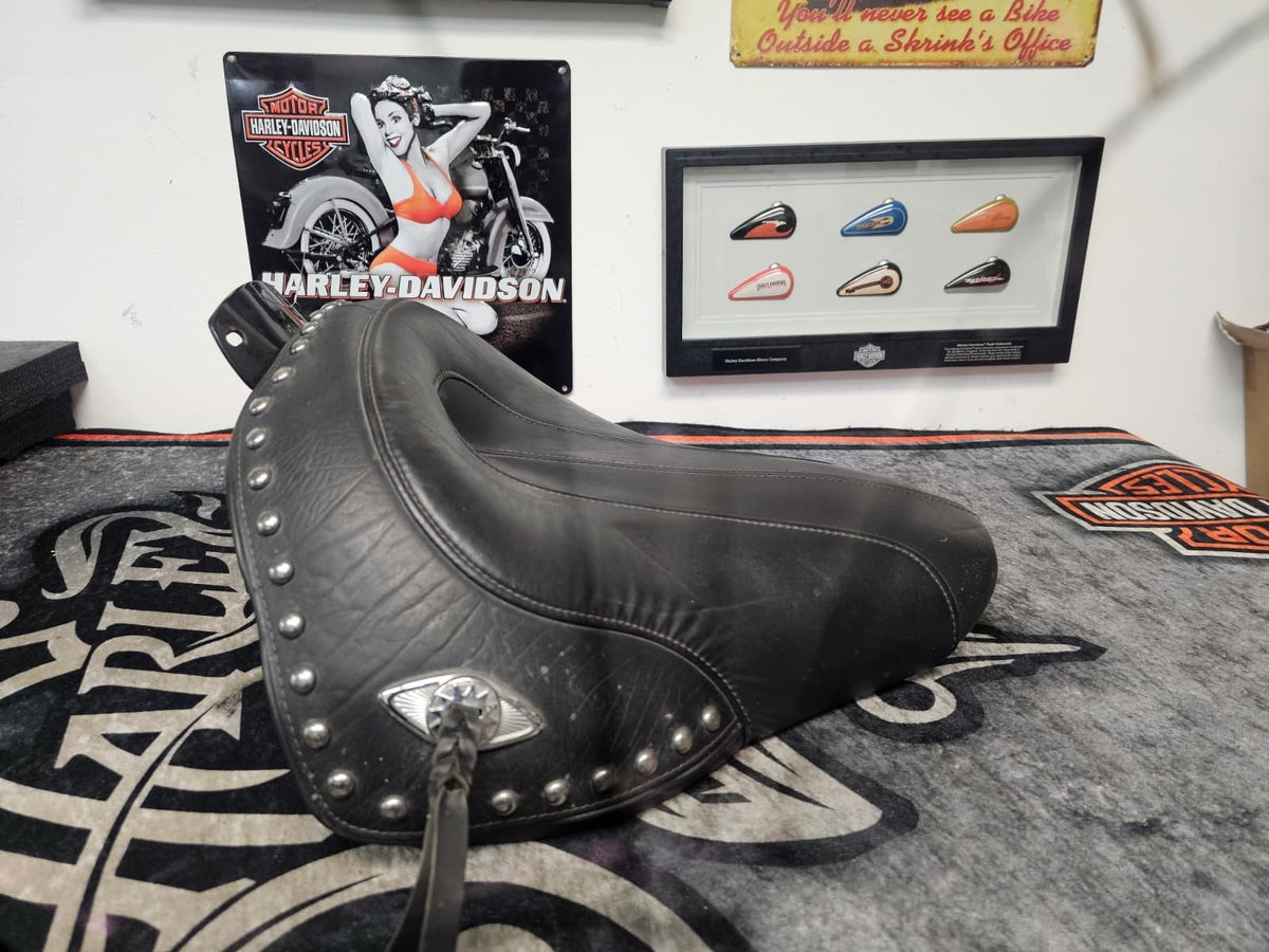 Genuine Harley Davidson 00-17 Heritage Softail Studded SOLO Seat