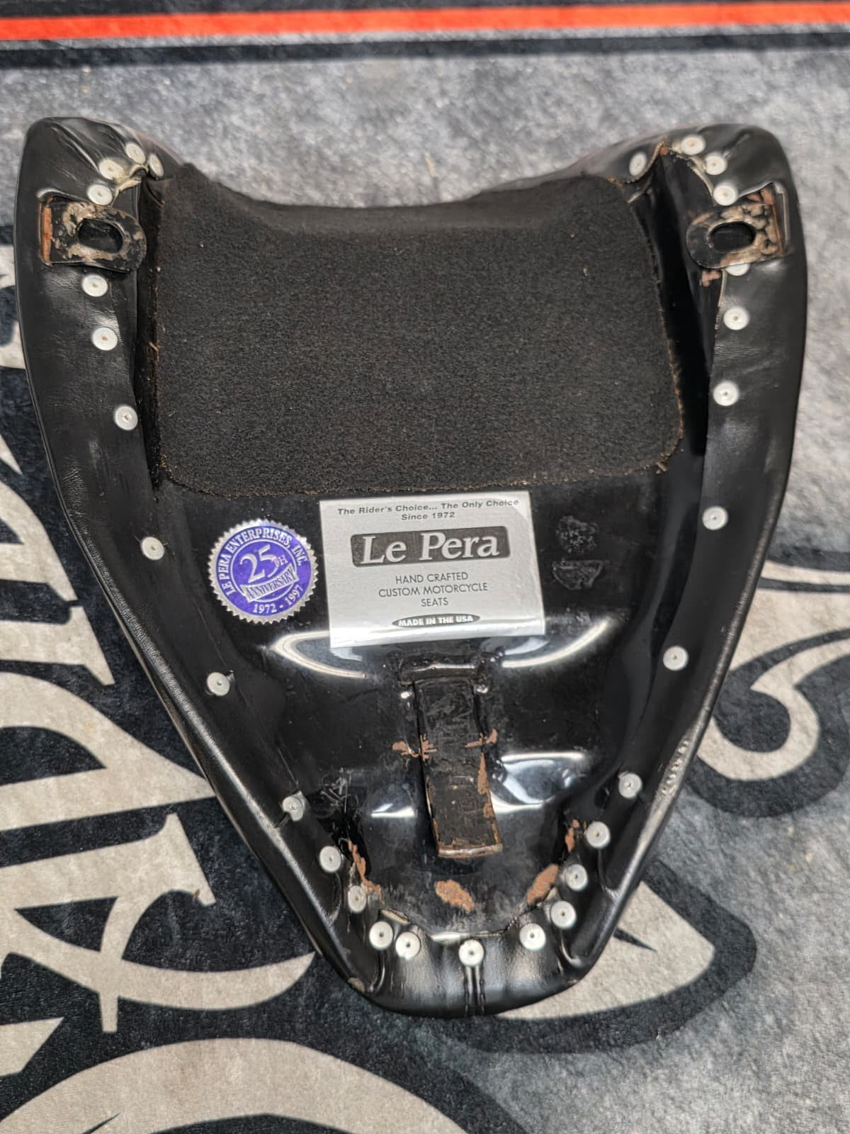 Le Pera Smooth Silhouette Solo Seat For Harley Softail 1984-1999