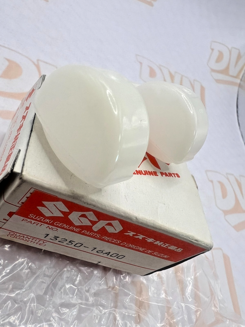 SUZUKI NOS OEM SUPERSEDED BY 1325030D50 FLOAT | 13250-16A00