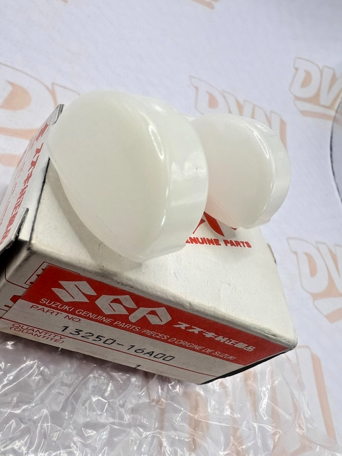 SUZUKI NOS OEM SUPERSEDED BY 1325030D50 FLOAT | 13250-16A00