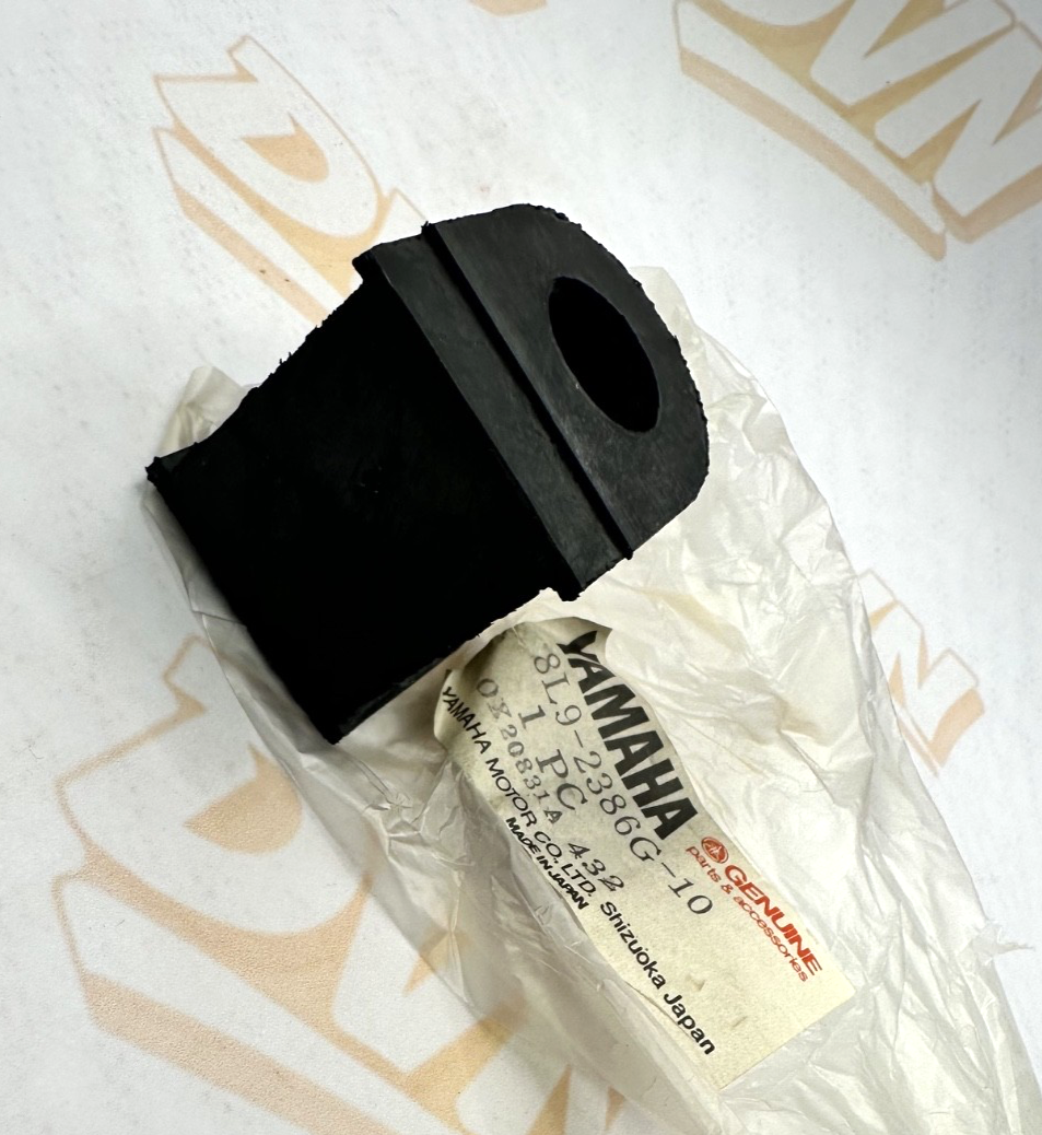 NOS YAMAHA SR540 VMX540 FRONT STABILIZER BUSHING PART# 8L9-2386G-10