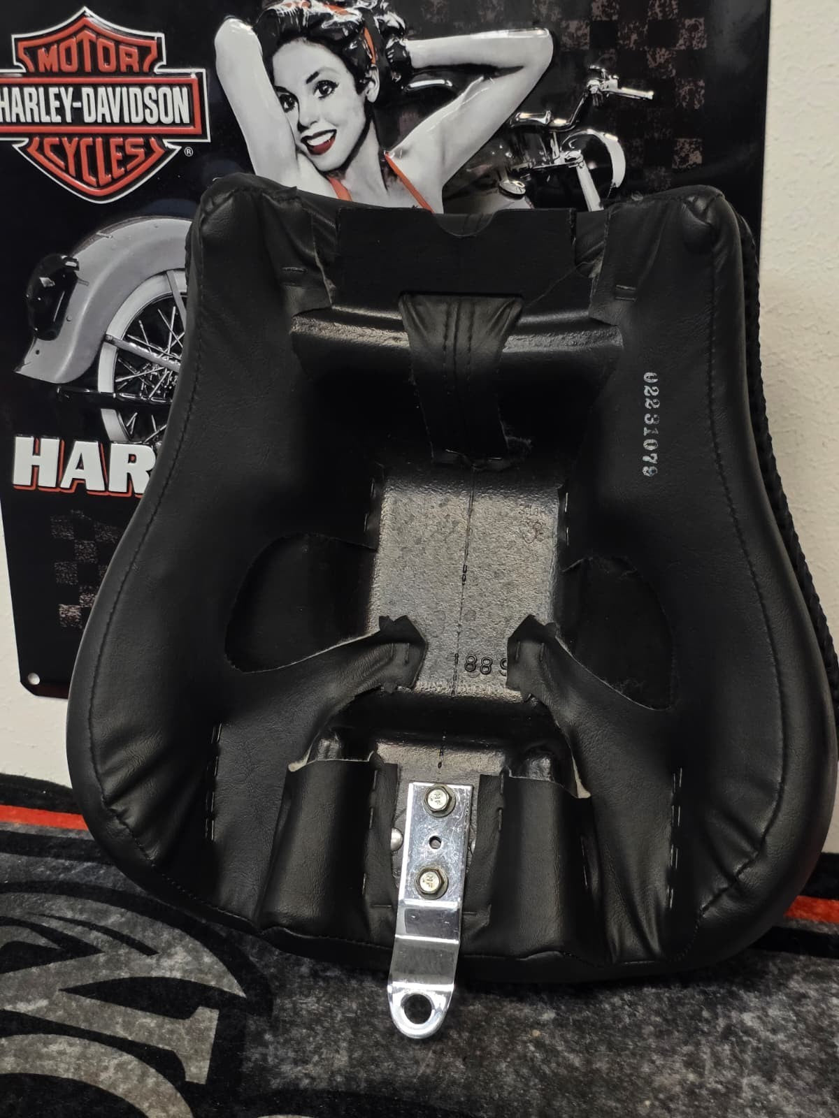 05-17 Harley-Davidson Heritage,deluxe,Softail models Passenger Pillion Seat OEM