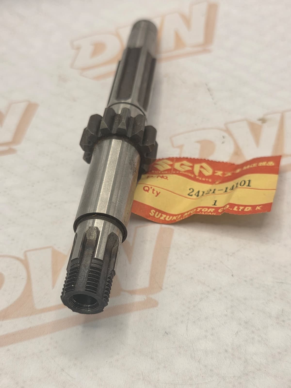 NOS 24121-14101 1981 RM125 X Suzuki 12T Transmission Countershaft / Clutch Shaft