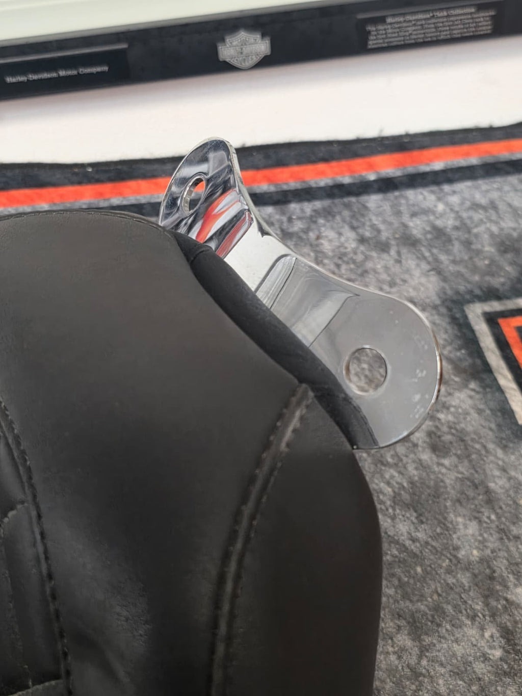 05-15 HARLEY SOFTAIL Mustang Tripper Diamond Solo Seat