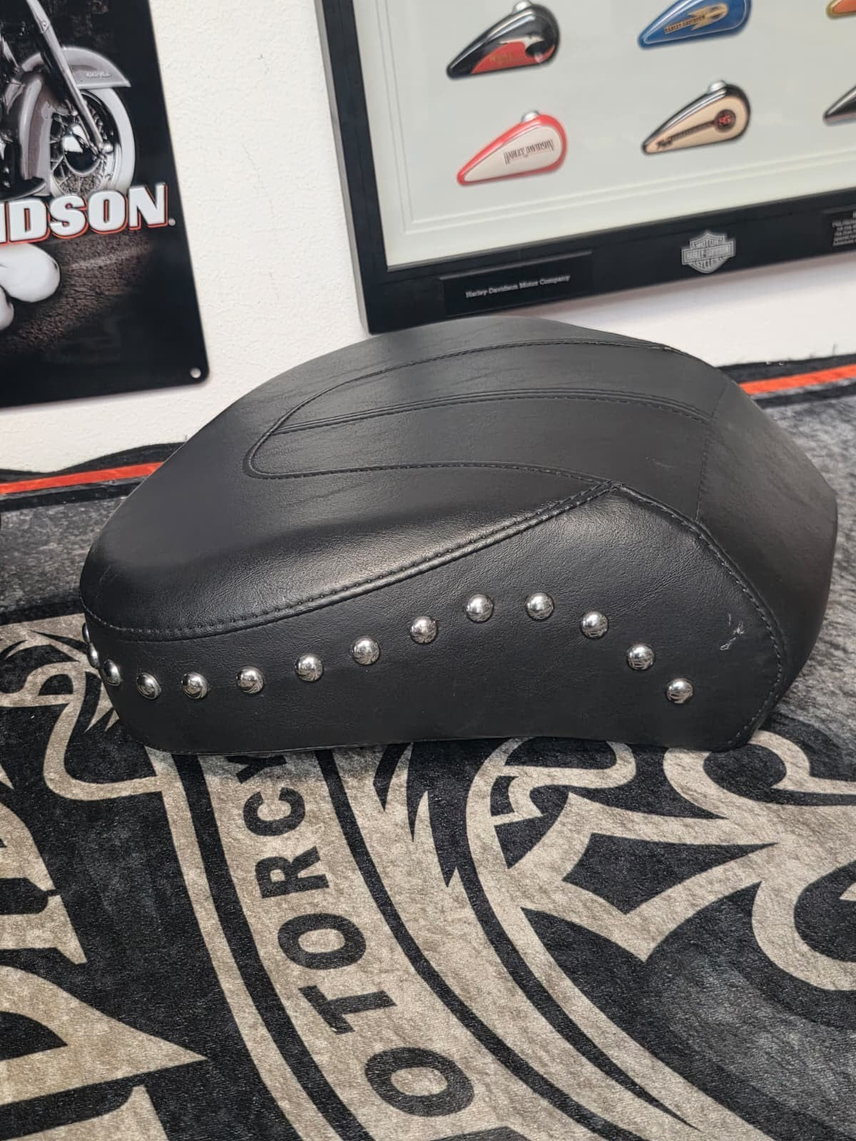 05-17 Harley DAVISON Softail Deluxe , heritage ,FLSTN  OEM FRONT /PASSANGER SEAT