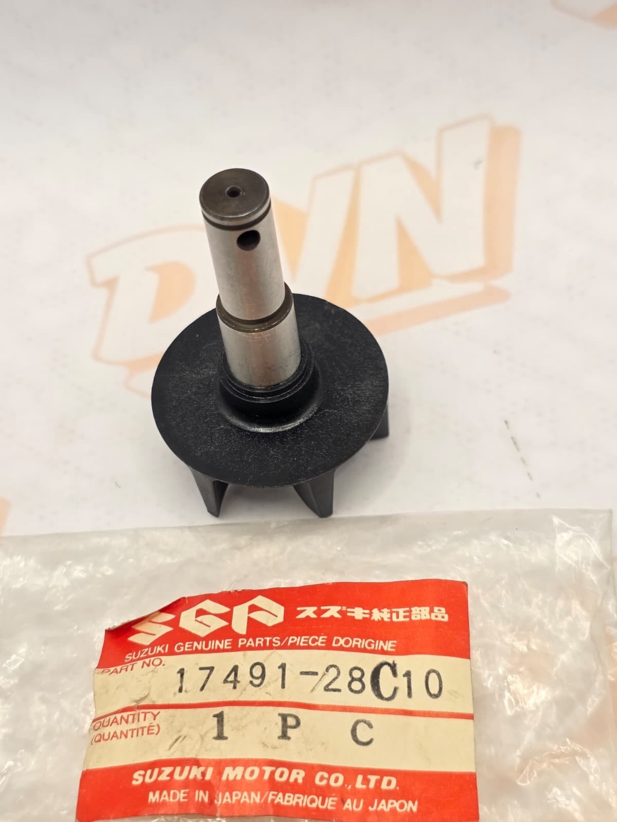 NEW OEM Suzuki Water Pump Impeller Shaft 17491-28C10 90-95 RM250,90-98 RMX250