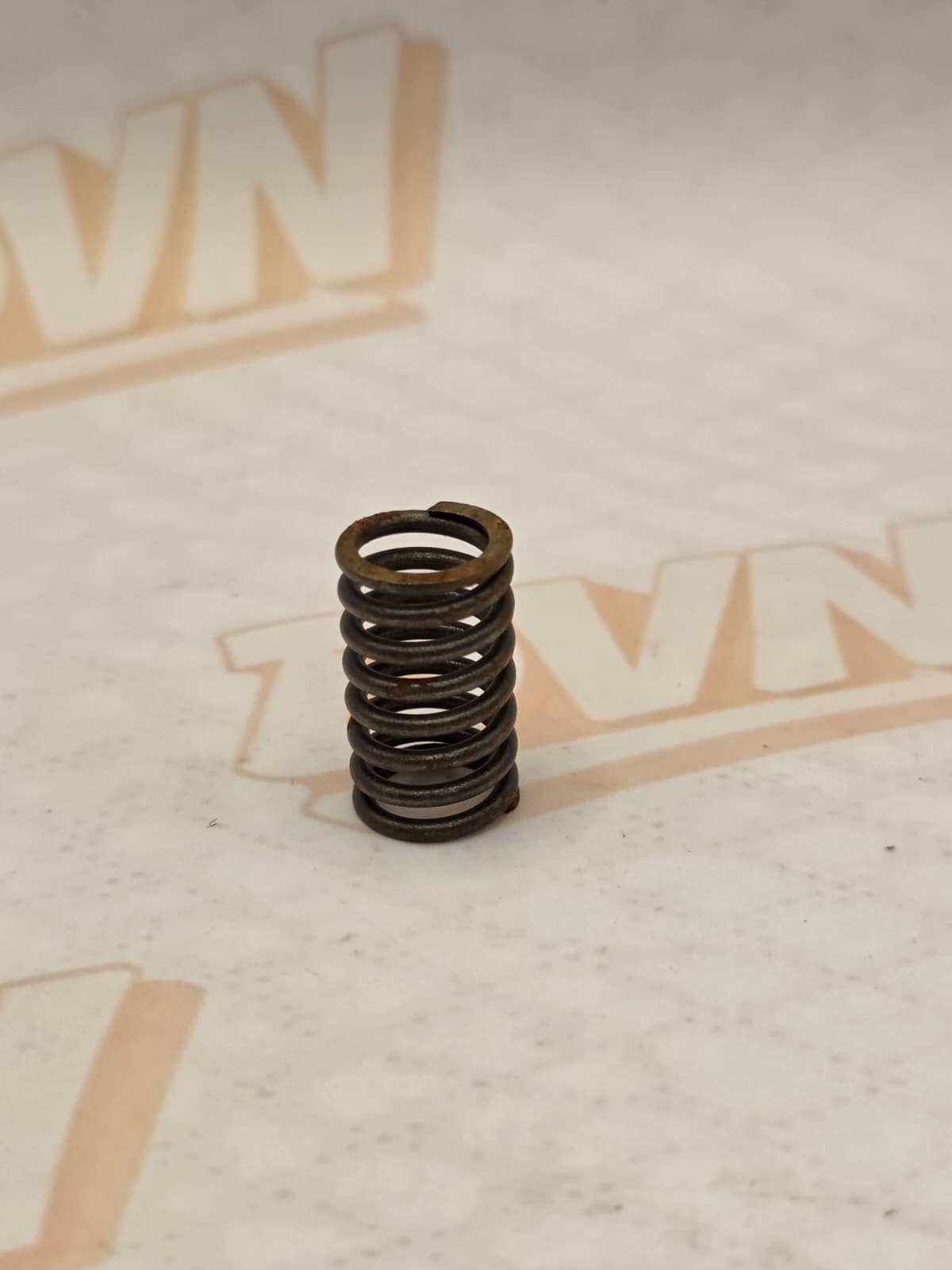 *1EA OEM HONDA VALVE SPRING INNER ATC70 TRX70 OTHERS 14761-035-000  (48I)