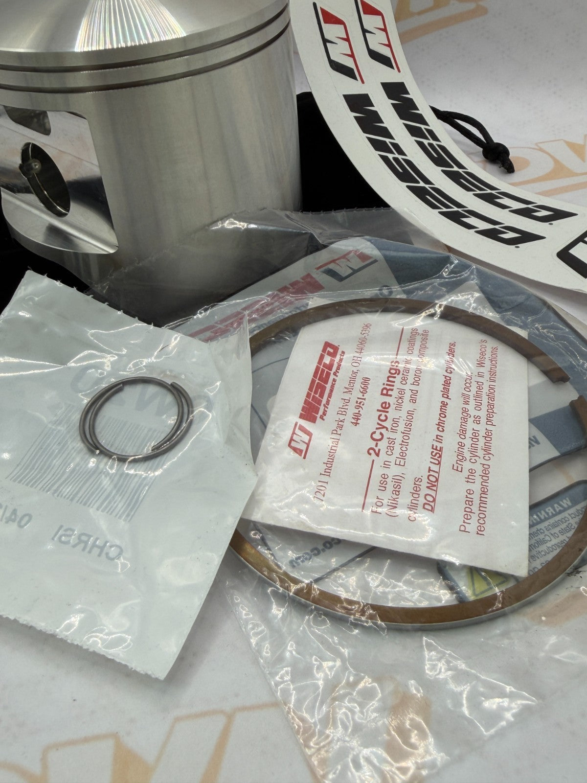 Suzuki PE400 1980 Wiseco piston and ring set  85.50 mm