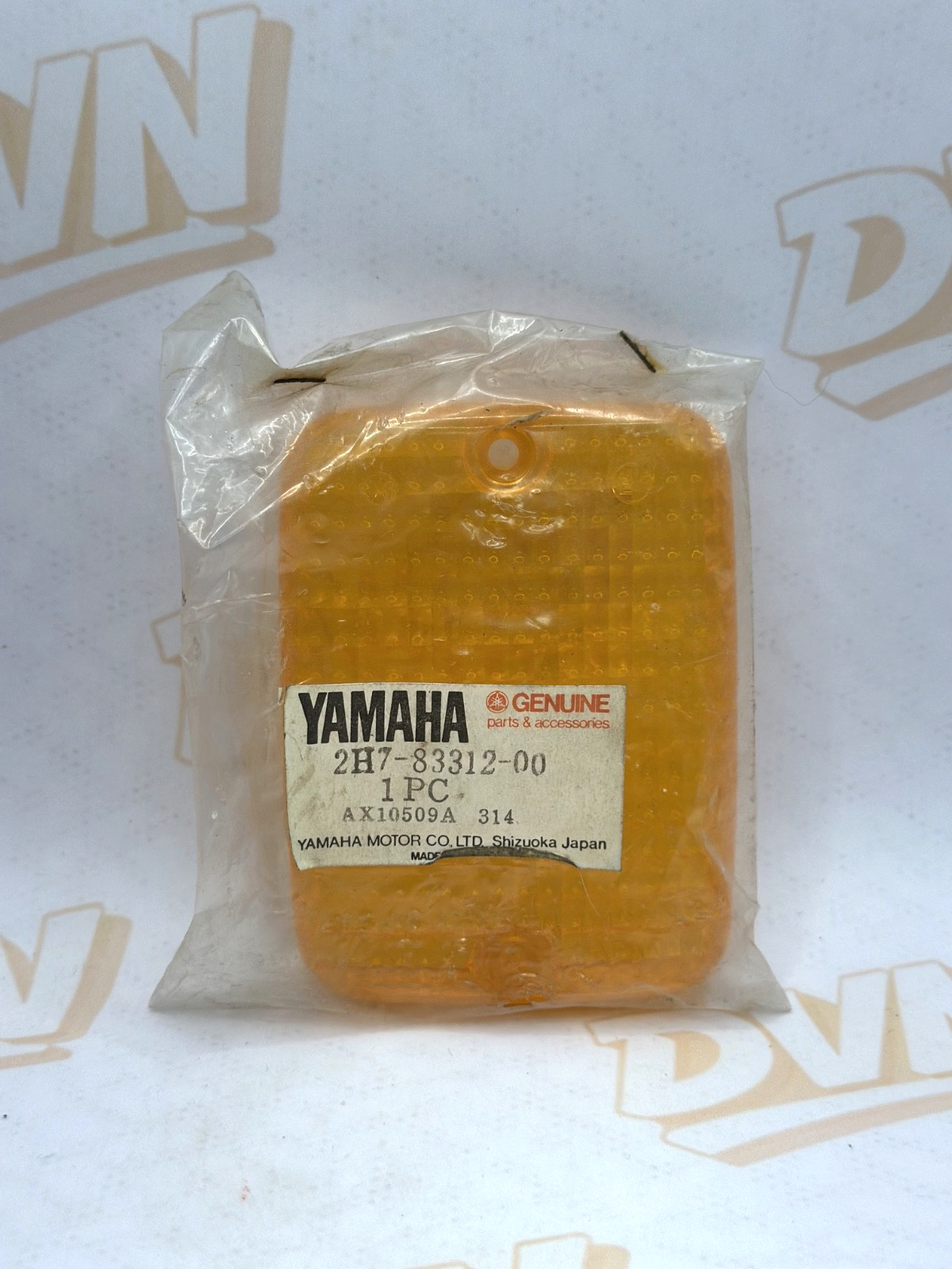 NOS 1978-1981 Yamaha XS1100 Special Turn Signal Lens 2H7-83312-00