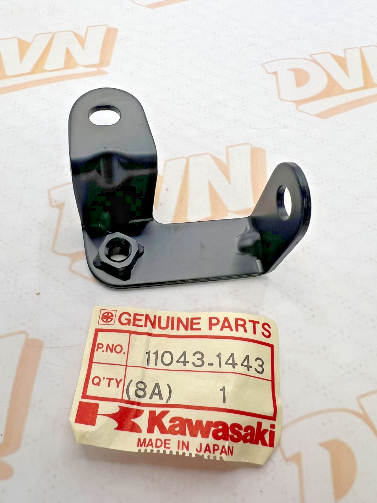 KAWASAKI NOS OEM 11043-1443 BRACKET B COWLING,RH