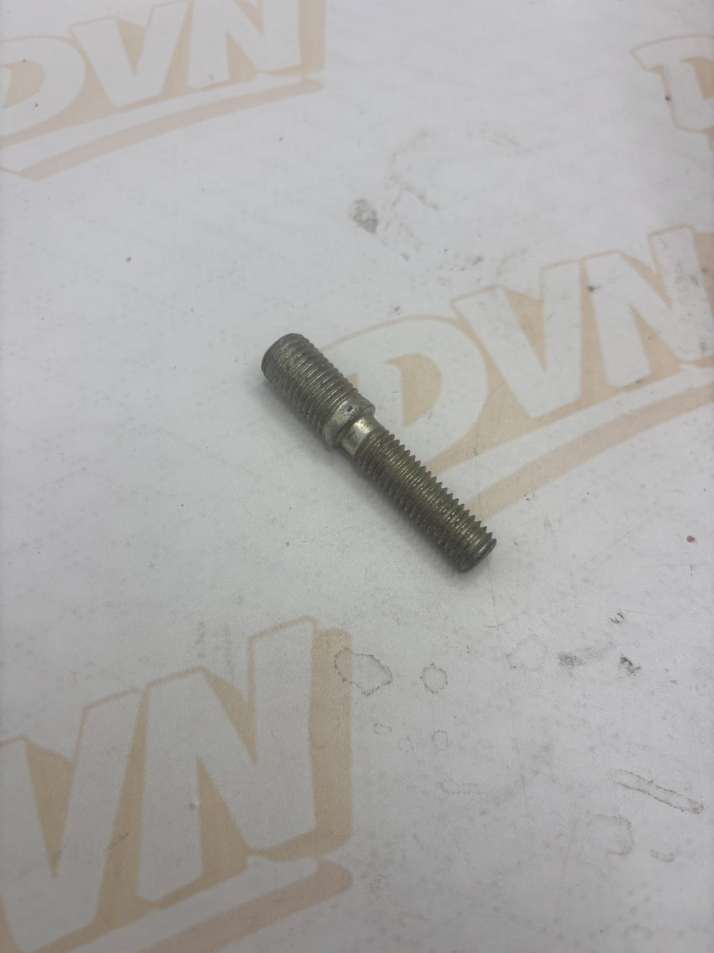 NOS SUZUKI 1973-1977 GT380 EXHAUST PIPE BOLT STUD PPART# 09108-08047