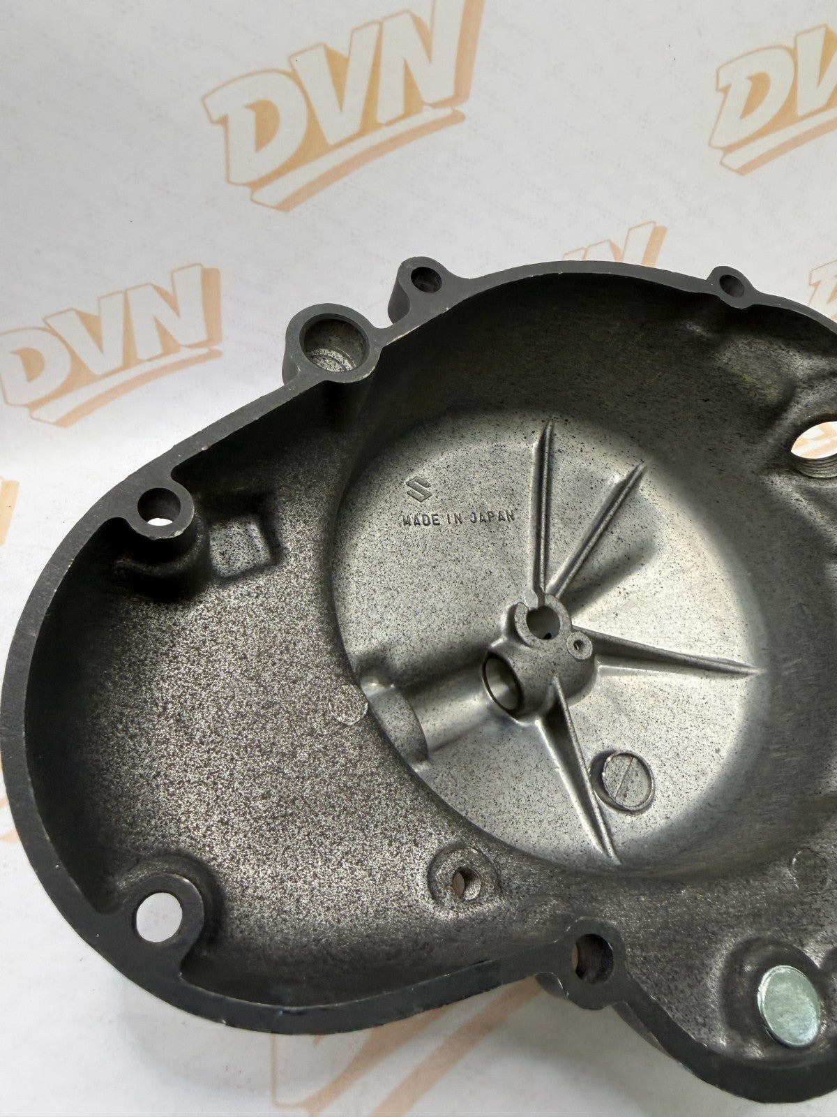 NOS 1975 Suzuki TC125 OEM Clutch Cover Engine Side Cover Assy 11300-28860