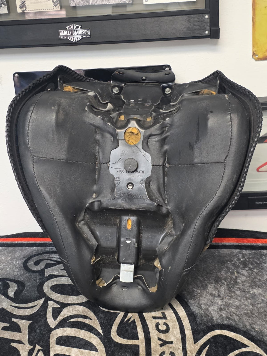 05-17 Harley Softail Deluxe FLSTN Front Seat Solo OEM 52502-05C