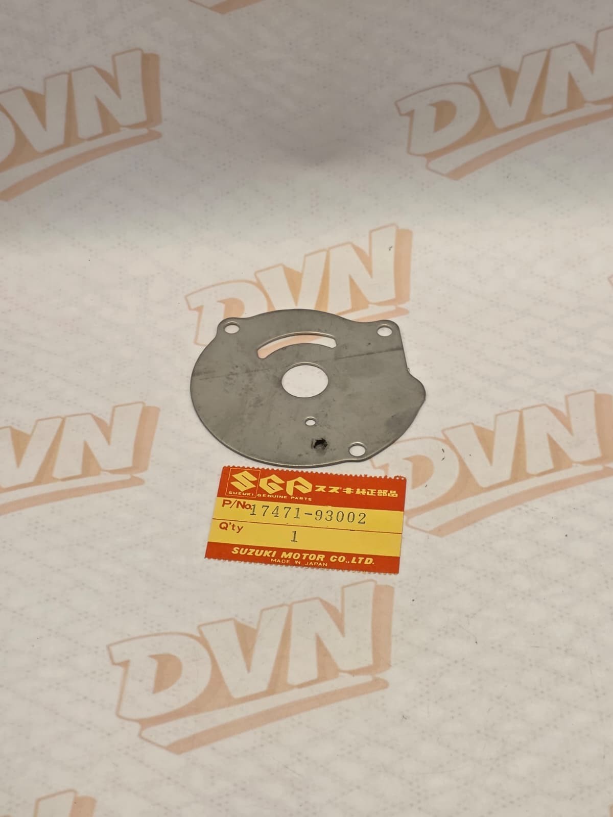 SUZUKI MARINE OUTBOARD WATER PUMP COVER PLATE 17471-93002 DT25P 25HP