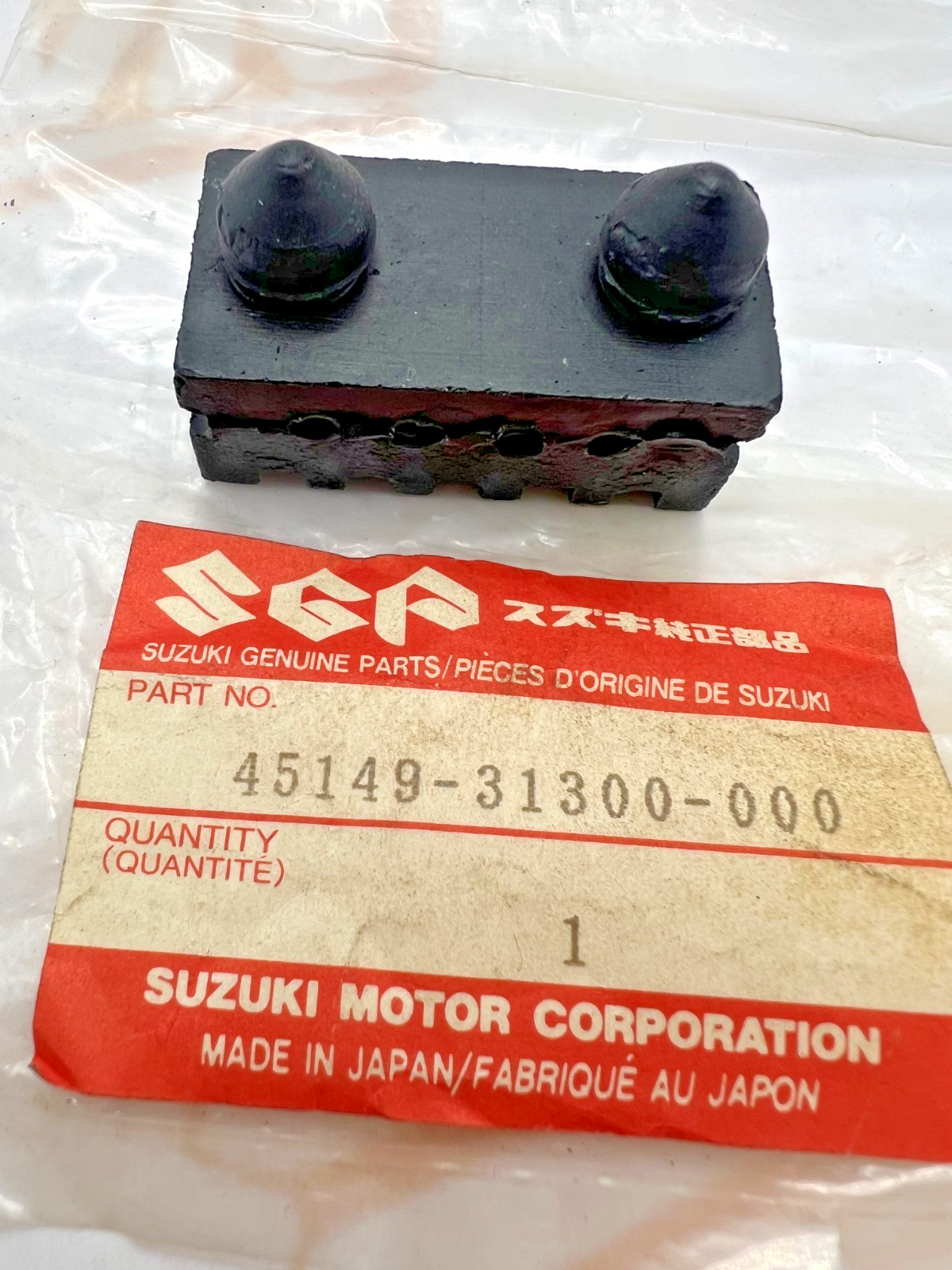 Suzuki CUSHION SEAT 45149-31300 OEM NEW