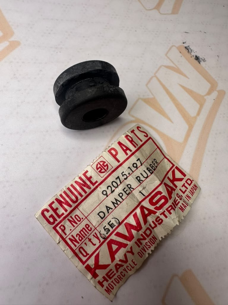 KAWASAKI NOS NEW  RUBBER DAMPER 92075-197