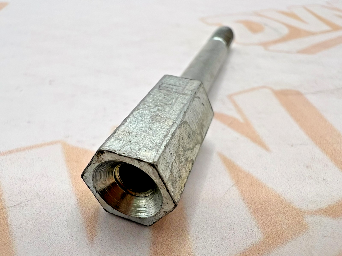 SUZUKI NOS OEM BOLT, FRAME COVER RH 47151-27000