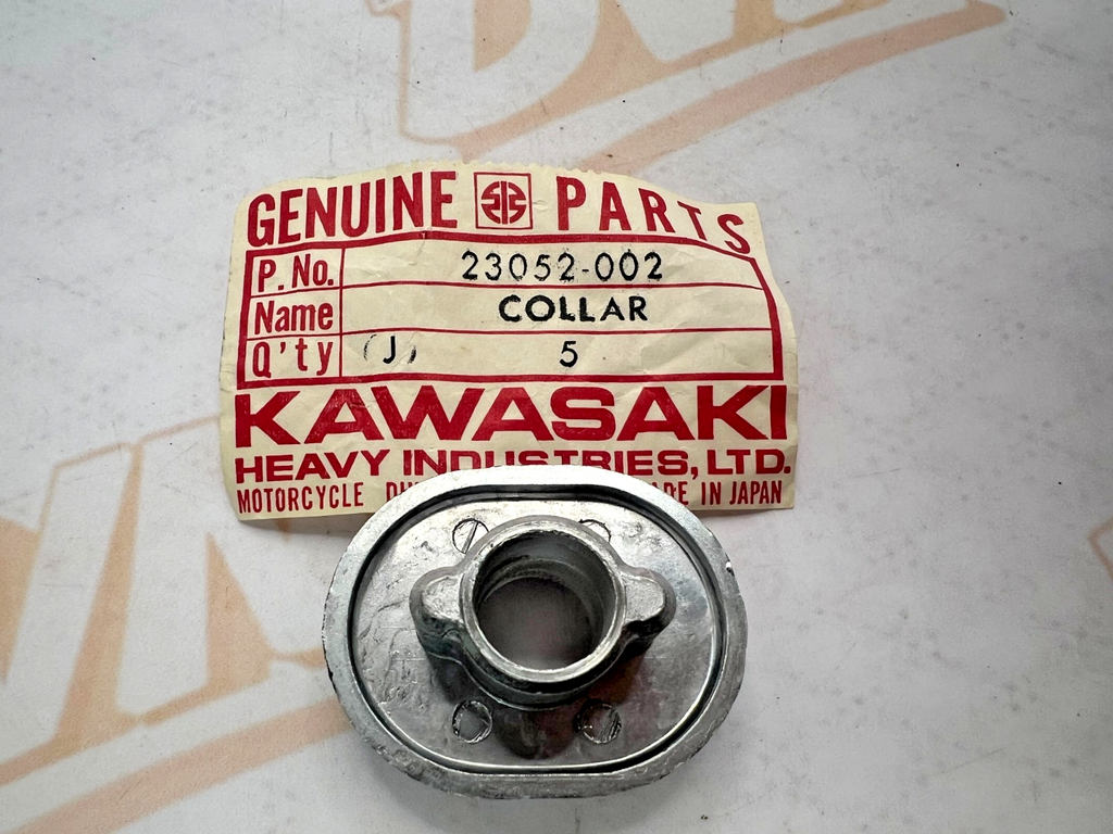 Kawasaki NOS NEW 23052-002 Collar H2 Mach IV 750