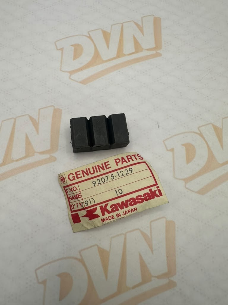 NOS Kawasaki OEM Rubber Cylinder Damper  92075-1229